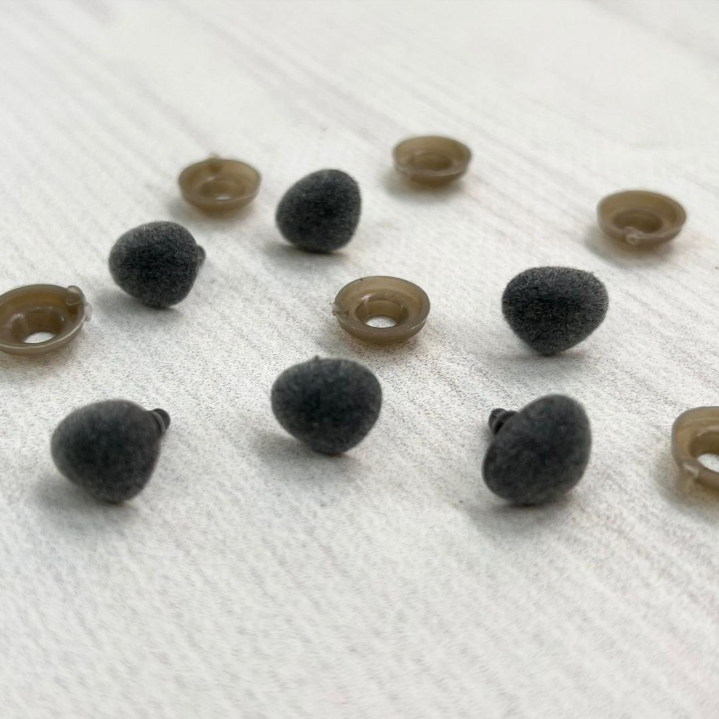 Нос бархатный 12мм серый